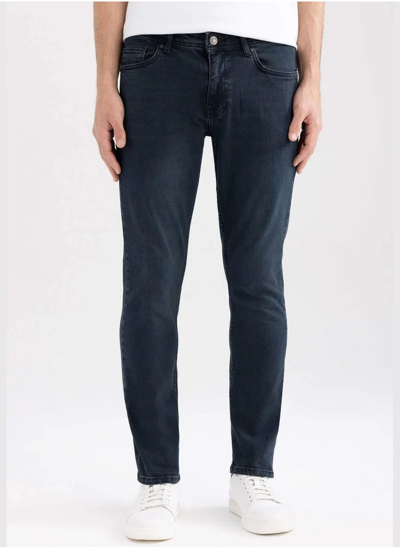 ديفاكتو Pedro Slim Fit Jeans