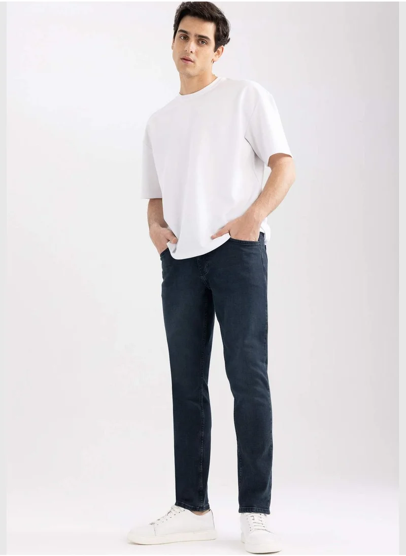 ديفاكتو Pedro Slim Fit Jeans