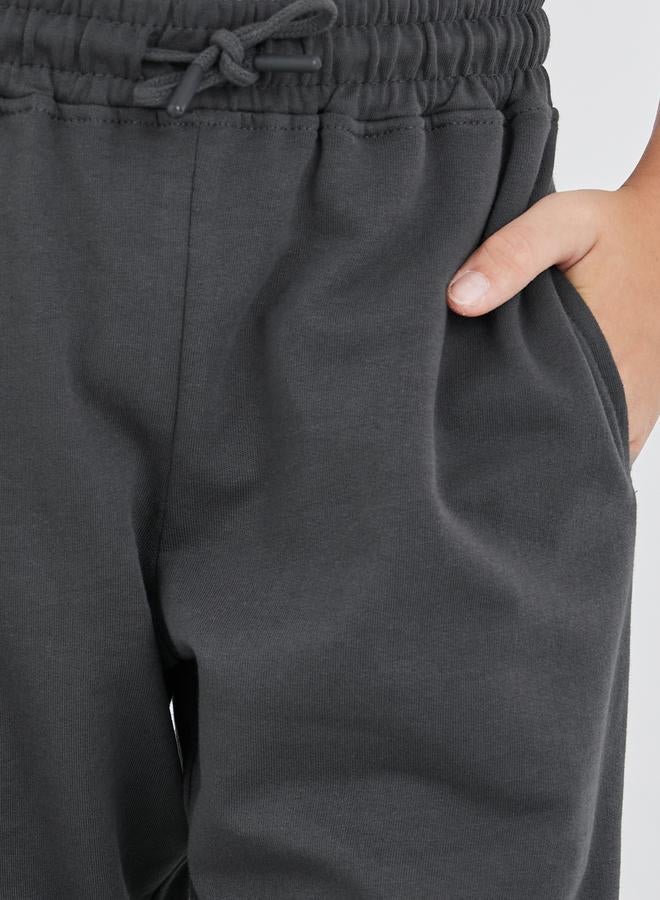 Styli Charcoal Solid Cuffed Joggers with Slip Pockets - Image 3
