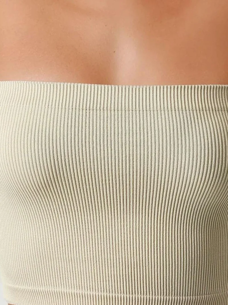 هيكاب بلوزة قصيرة بدون حمالات بضلوع ضيقة