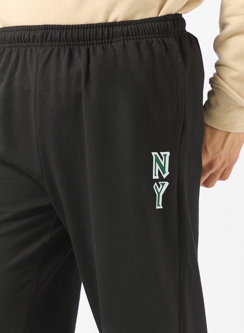 سفنتي فايف بيسيكس بنطلون رياضي فضفاض بطبعة - Image 4