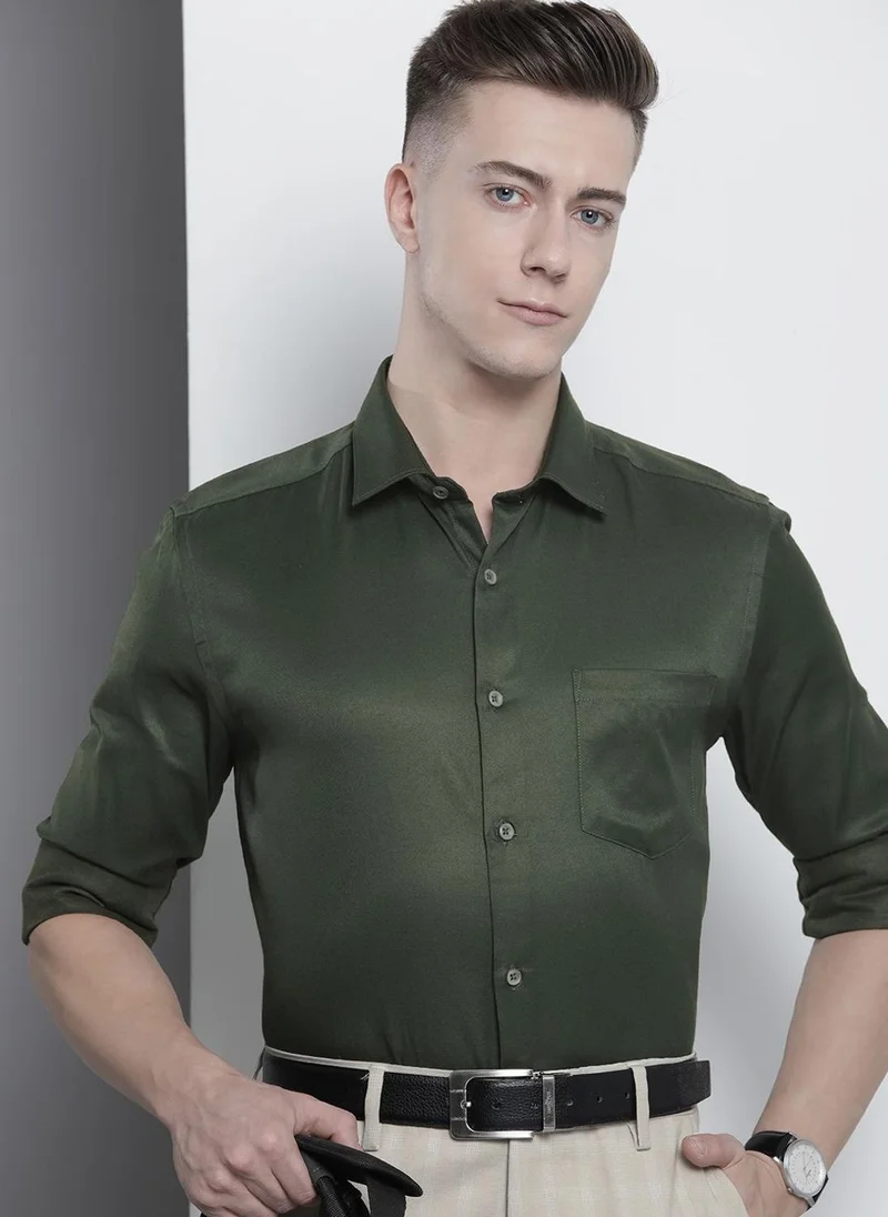 The Indian Garage Co Men Slim Fit Solid Full Sleeves Cutaway Collar Formal Shirt