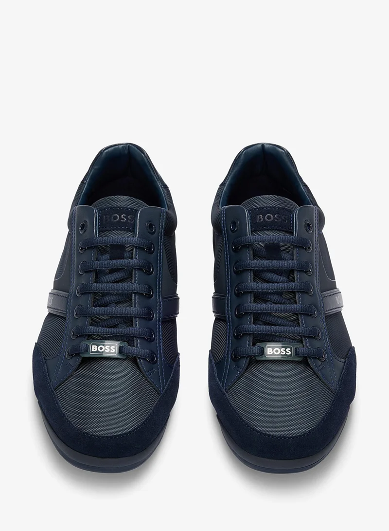 بوس سنيكرز بمزيج من الجلد السويدي والجلد الصناعي