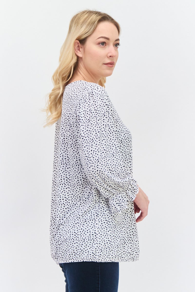 Fire & Glory Women V-Neck 3/4 Sleeve All Over Print Blouse, White - Image 3