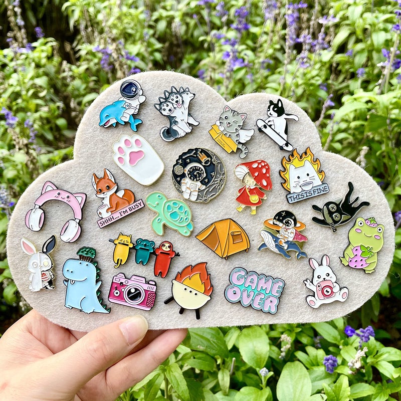 SINCCO 20/40/50 Pcs Cute Enamel Backpack Pins, Funny Anime Enamel Lapel Pins Bulk Set Cool Brooch Button Pins Badge Aesthetic for Backpacks, Bag, Jacket, Kids, Girls, Festival Present (Style 20) - Image 4