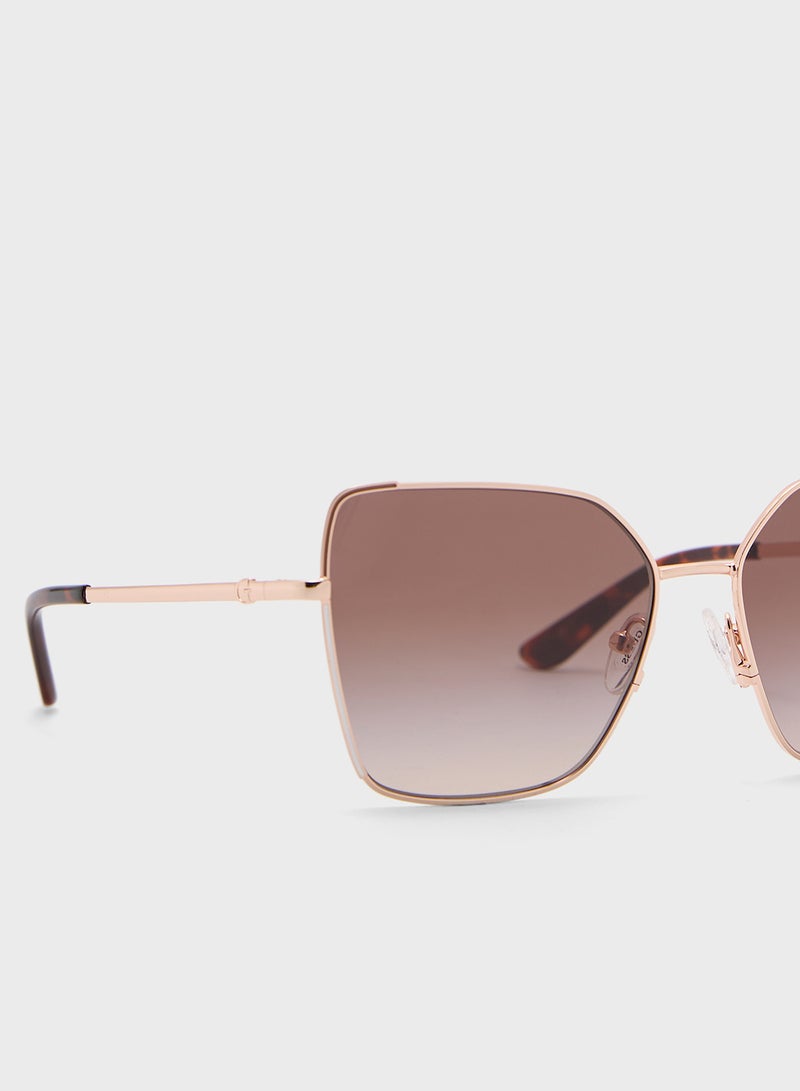GUESS Oversized Sunglasses - Image 4