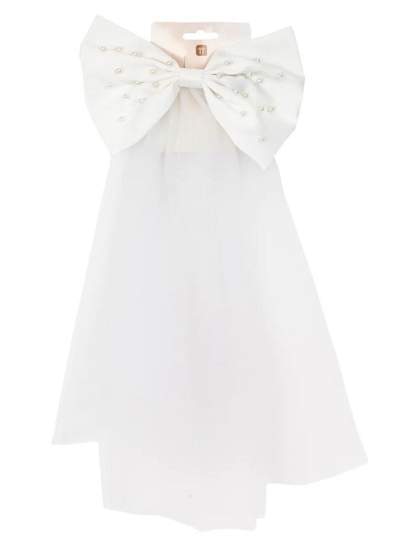 Talking Tables Bride to Be White Pearl Bow Veil  - Image 4