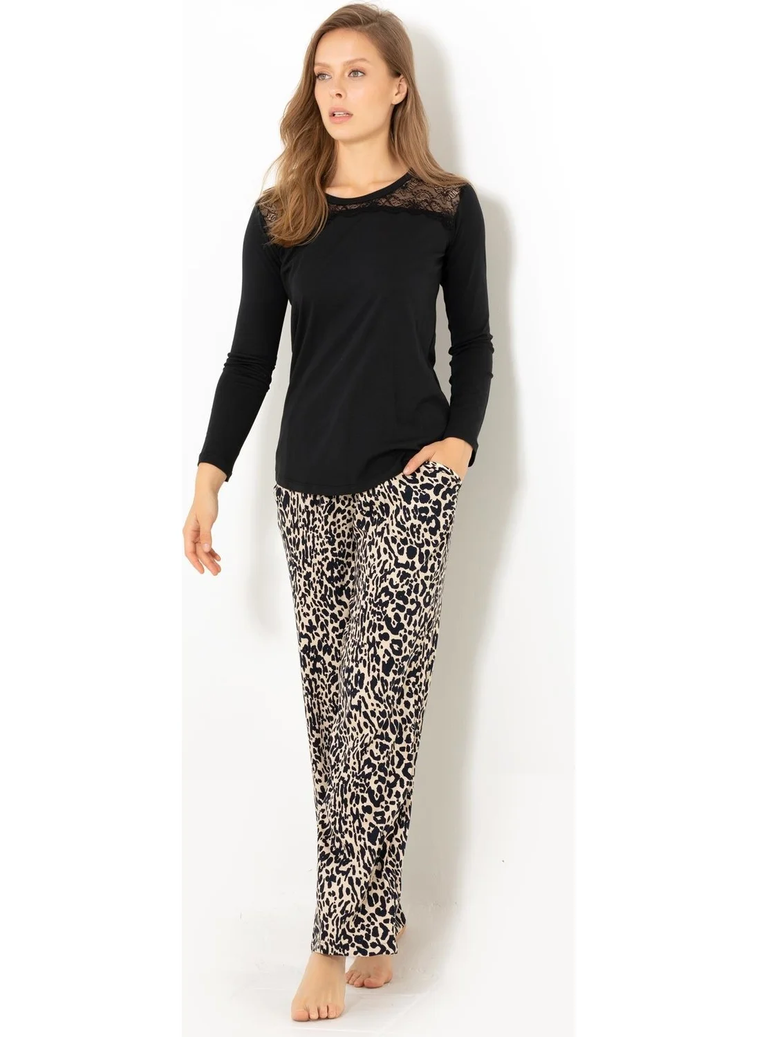 دو رى مى Elegant Desing Women's Pajama Set