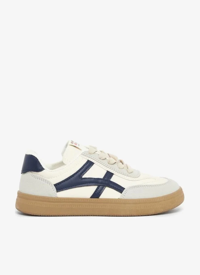 ستايلي اكتيف ستيلي سنيكرز برباط وجوانب مزينة