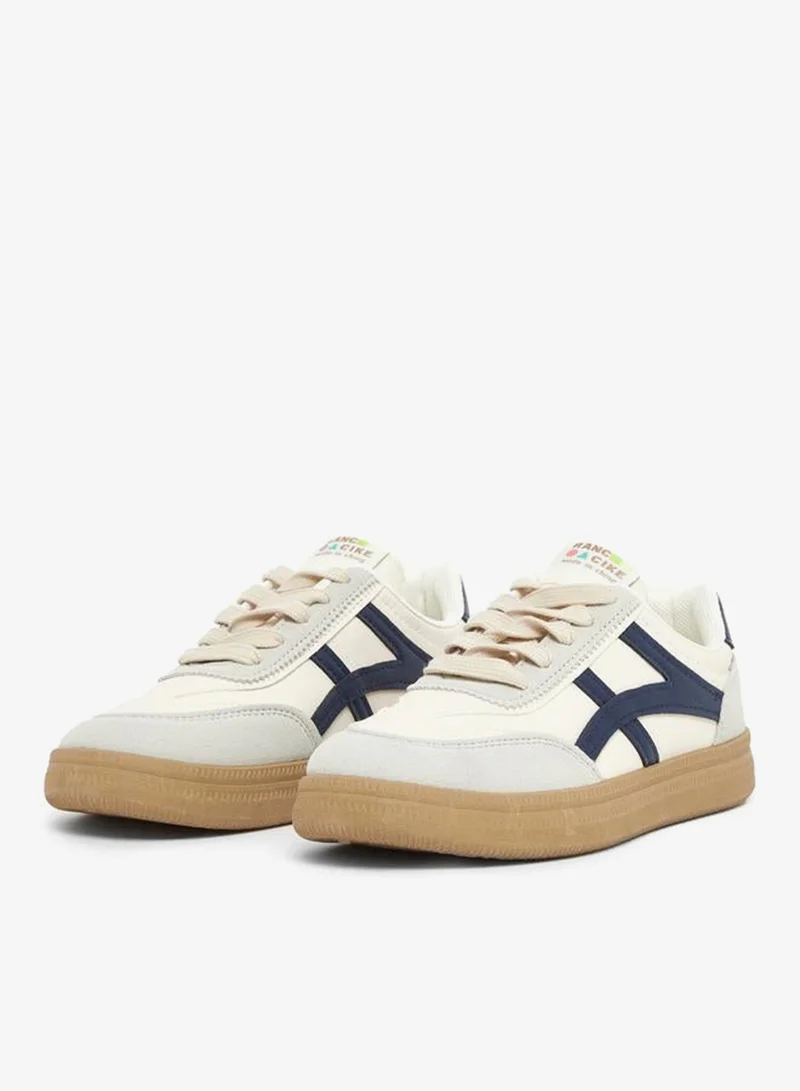 ستايلي اكتيف ستيلي سنيكرز برباط وجوانب مزينة