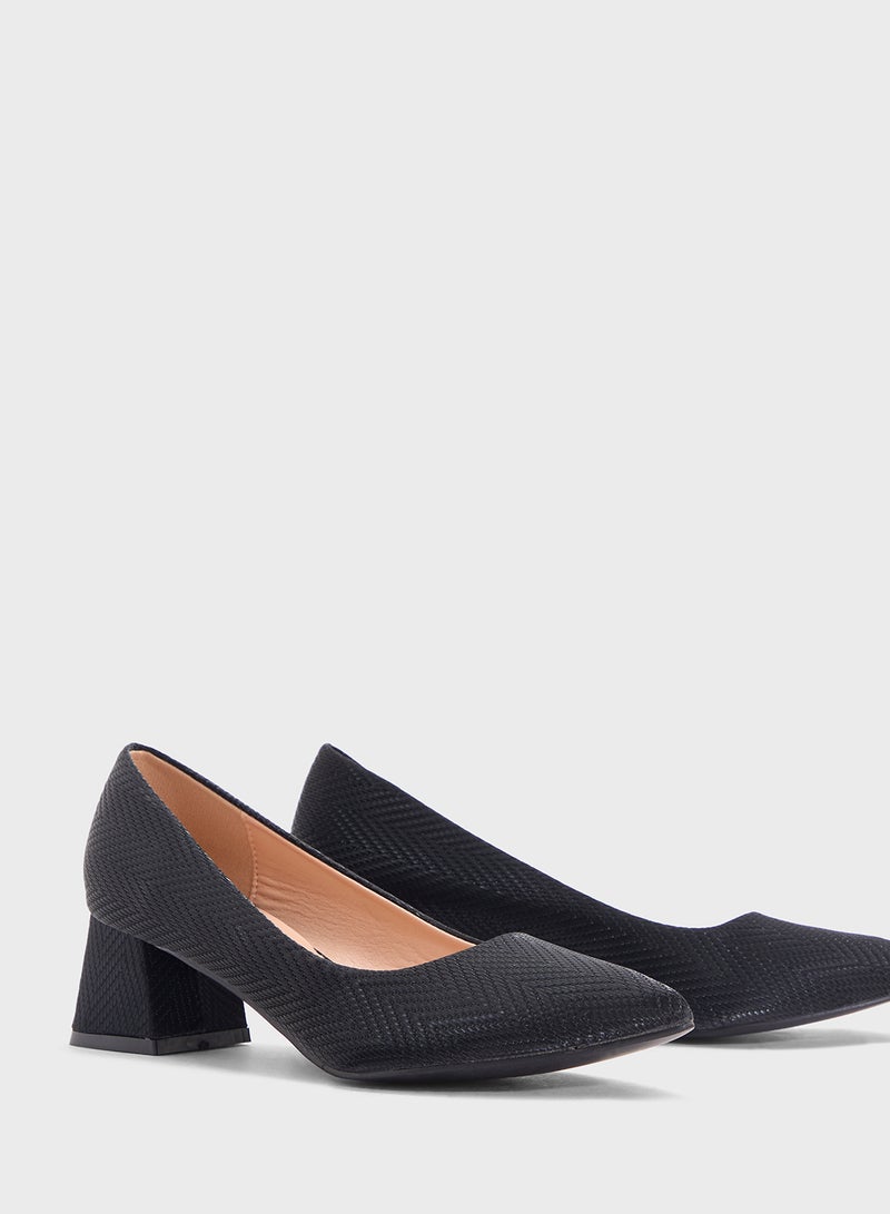 BR Block Heeled Pointed Pump  - Image 5