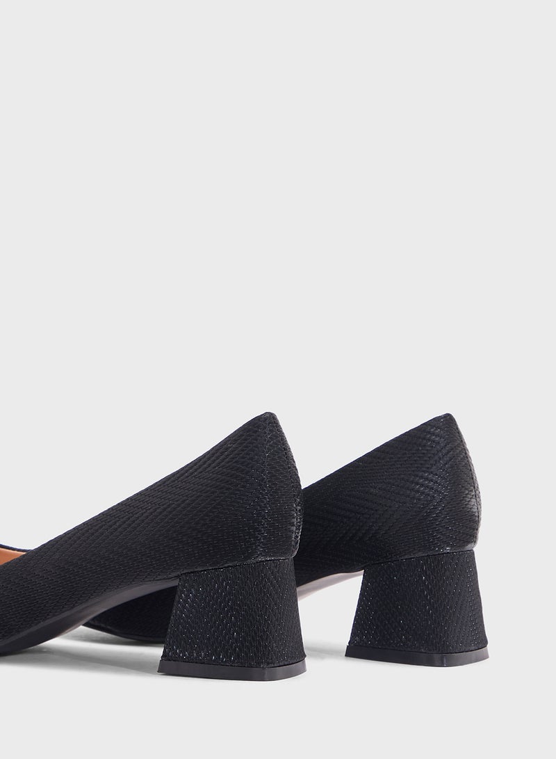 BR Block Heeled Pointed Pump  - Image 4