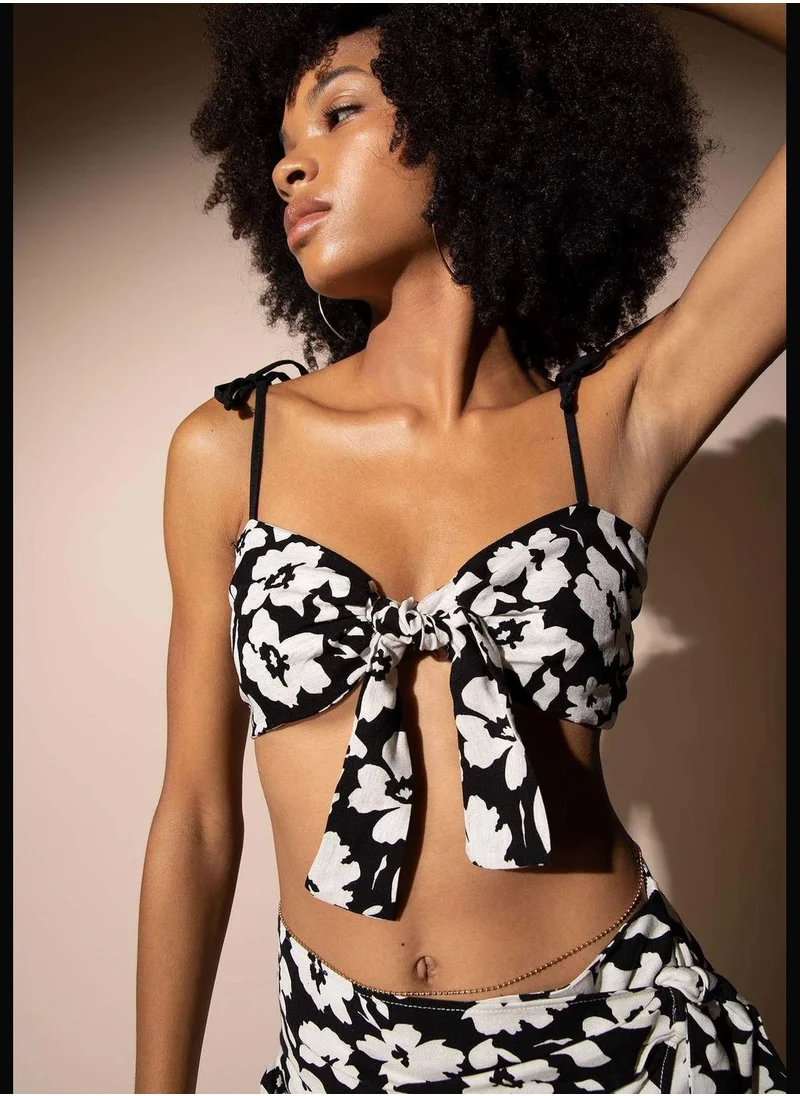 ديفاكتو Strappy Floral Print Crop Top