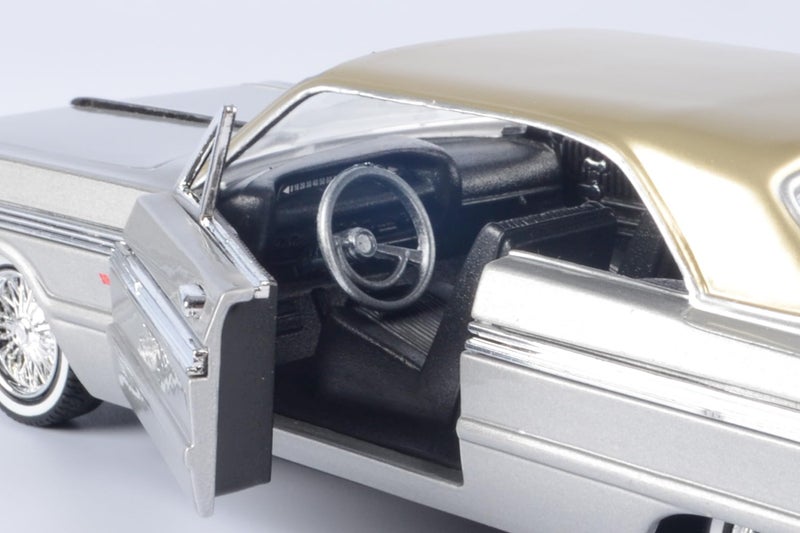 MOTORMAX موتورماكس 1964 شيفروليه إمبالا جيت لو سيريز 1/24 نموذج ديكاست لوريدر كار - Image 4