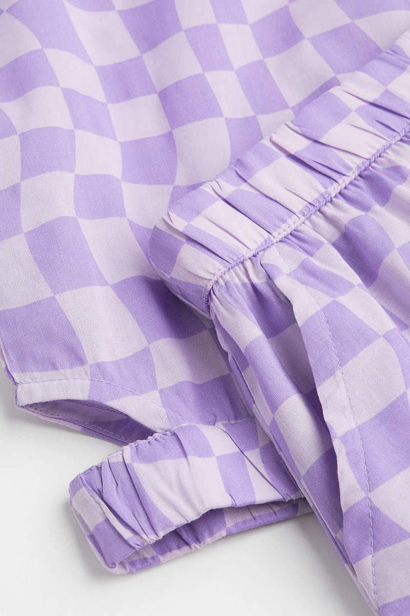 اتش اند ام طقم مكون من بلوزة وشورت