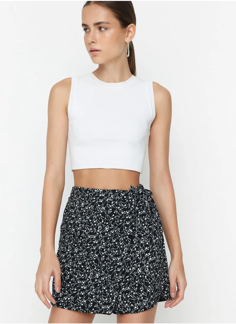 trendyol Floral Print Tie Detail Shorts