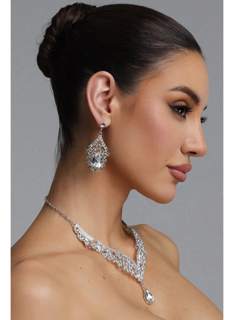 Bella Barnett Vosa  Vintage Royal Teardrop Diamond V Neck Necklace Two Piece Set