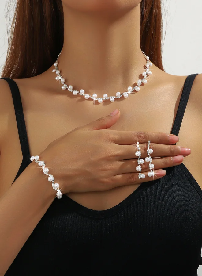 تايك تو مجموعة من قلادة وسوار وأقراط بلؤلؤ صناعي وأحجار الراين