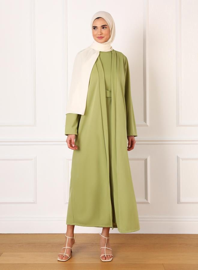 رفقة من مودانيسا فستان ماكسي أخضر زيتوني برباط خصر من رفقة مع طقم كيمونو من مودانيسا - Image 1