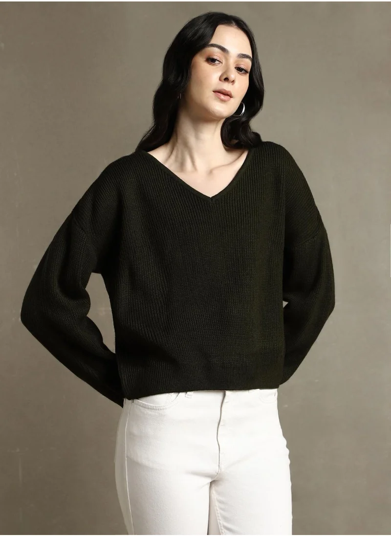 دينيس لينغو Women's Olive 100% Acrylic Solid Regular Fit Sweater