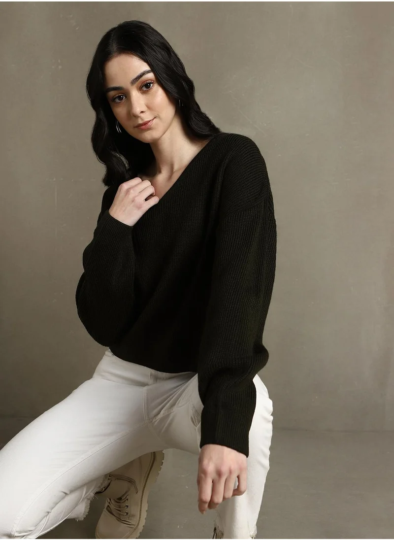 دينيس لينغو Women's Olive 100% Acrylic Solid Regular Fit Sweater