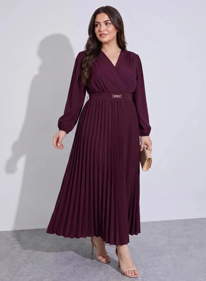 Plus Size Burgundy Solid Pleated A-Line Maxi Dress