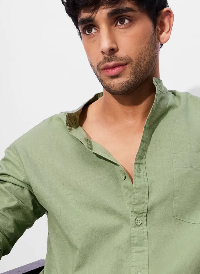 ذا سوليد ستور The Souled Store Men Regular Fit Solid Green Cotton Linen Shirt