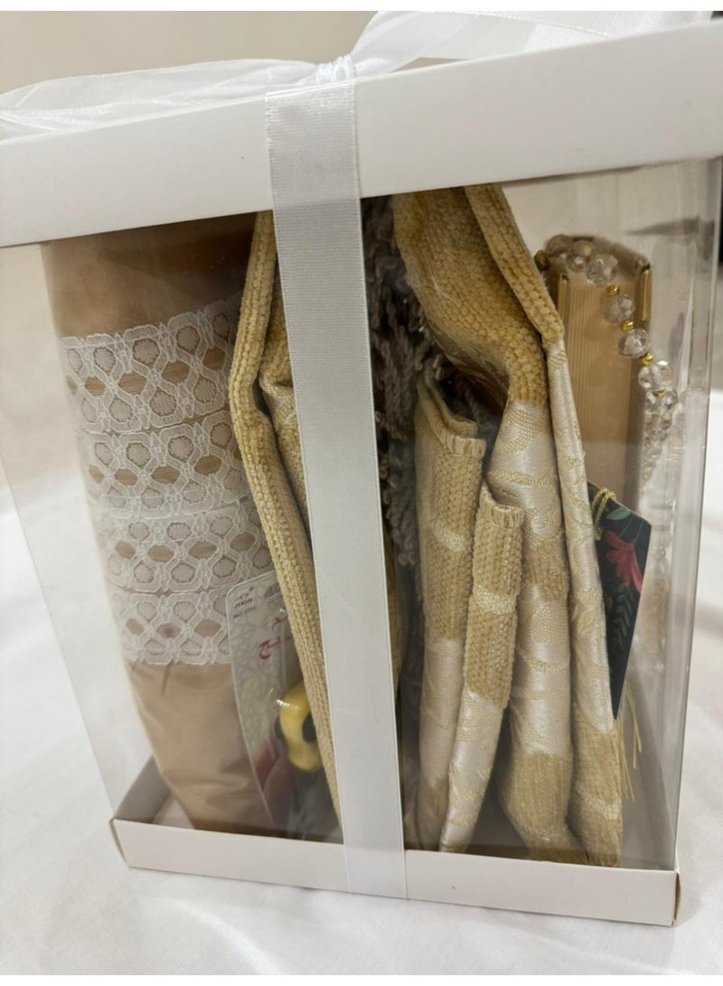 Brides Prayer set consisting of a Quran, prayer mat, prayer beads, and Quran bookmark - Image 2