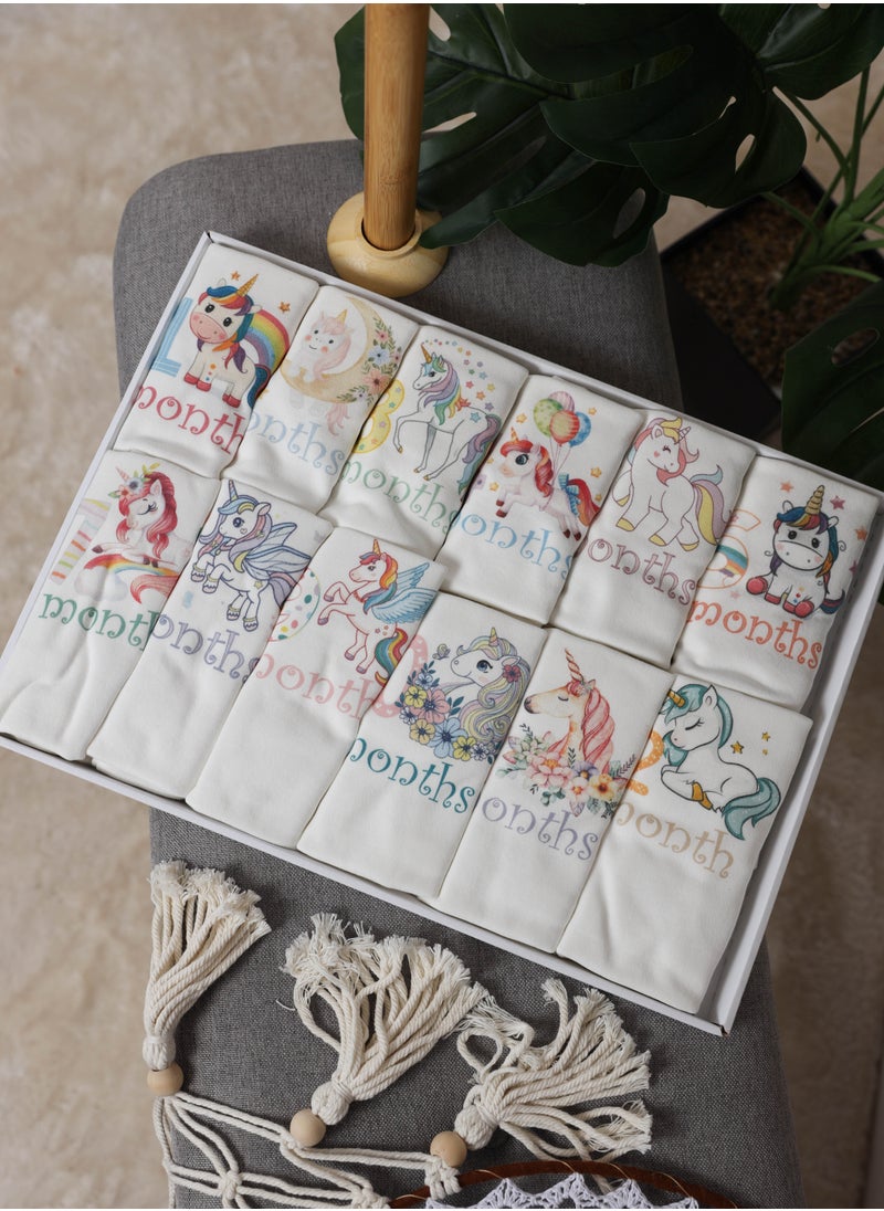 FUN MOMENT - A Set of 12 Barbitose for Newborns Decorated with the Names of the Months - Image 1