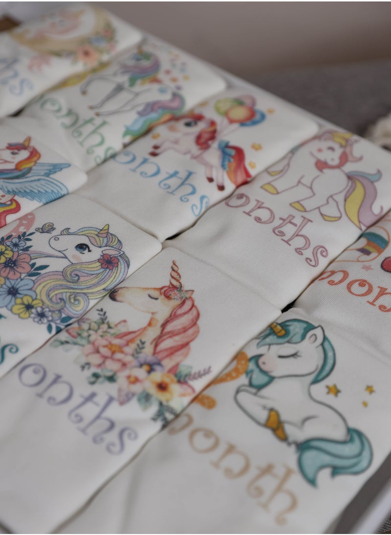 FUN MOMENT - A Set of 12 Barbitose for Newborns Decorated with the Names of the Months - Image 1