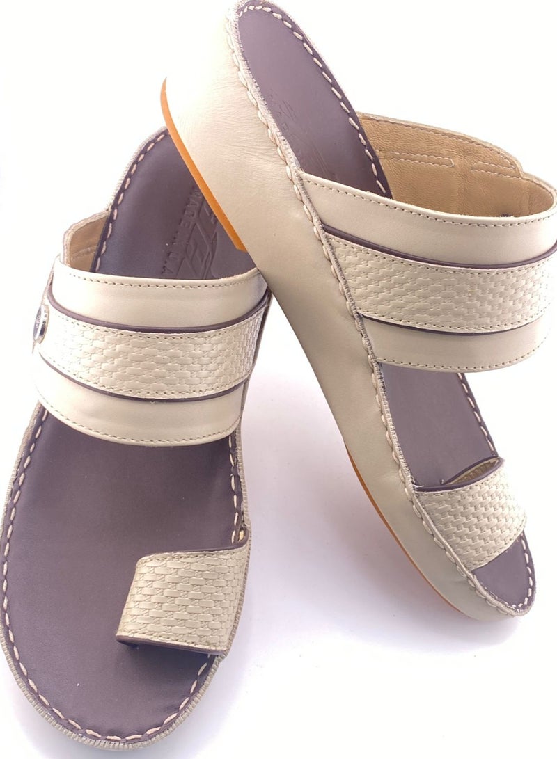 النهام صنادل عربية يدوية فاخرة – مصنوعة من الجلد الطبيعي لراحة لا مثيل لها - Image 1