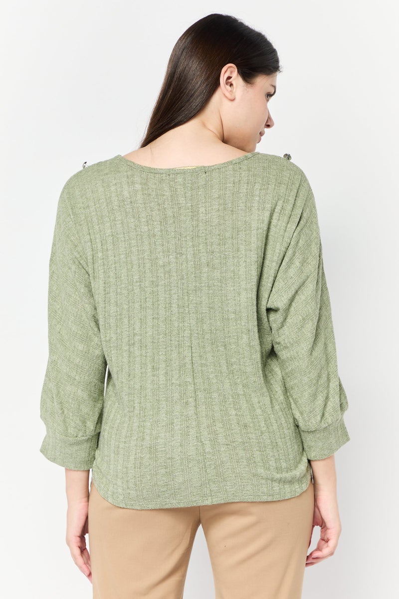 ADRIENNE VITTADINI بلوزة نسائية بأكمام طويلة وياقة دائرية، خضراء - Image 4