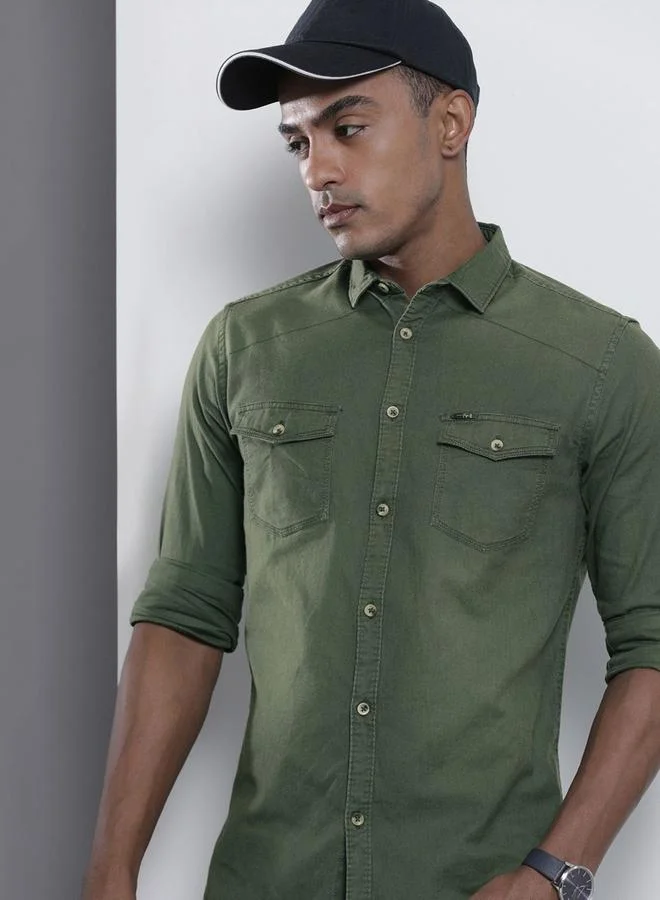 Men Slim Fit Solid Spread Collar Casual Shirt