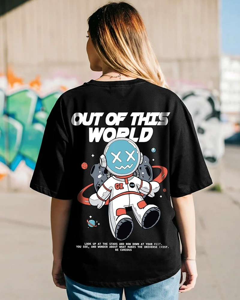 بيواكوف تيشيرت نسائي أسود مطبوع برسومات كن فضوليًا بقصة واسعة