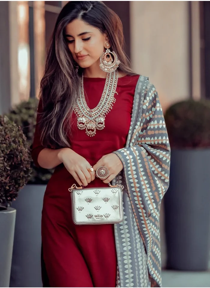 زيري سوق Maroon Salwar Kurta Set With Grey Dupatta