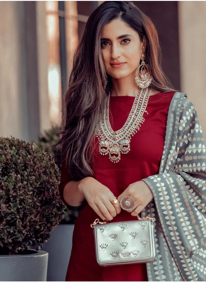 زيري سوق Maroon Salwar Kurta Set With Grey Dupatta