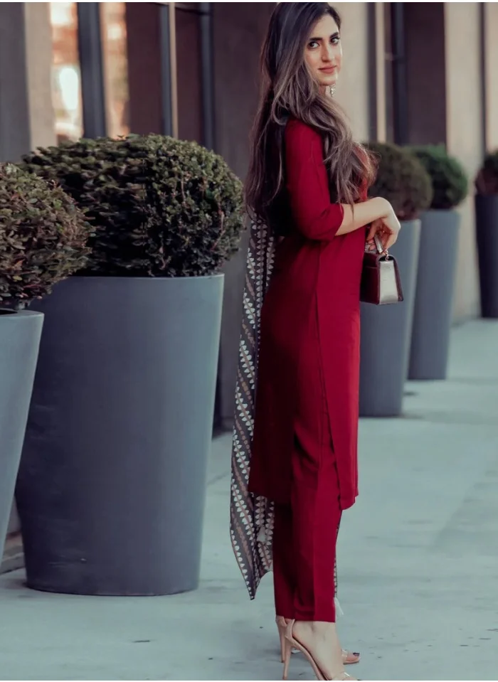زيري سوق Maroon Salwar Kurta Set With Grey Dupatta