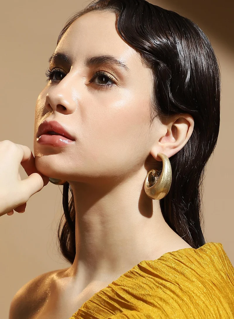 Sohi  Women's Swirl Contemporary Half Hoop Earrings for Women | Best Price UAE