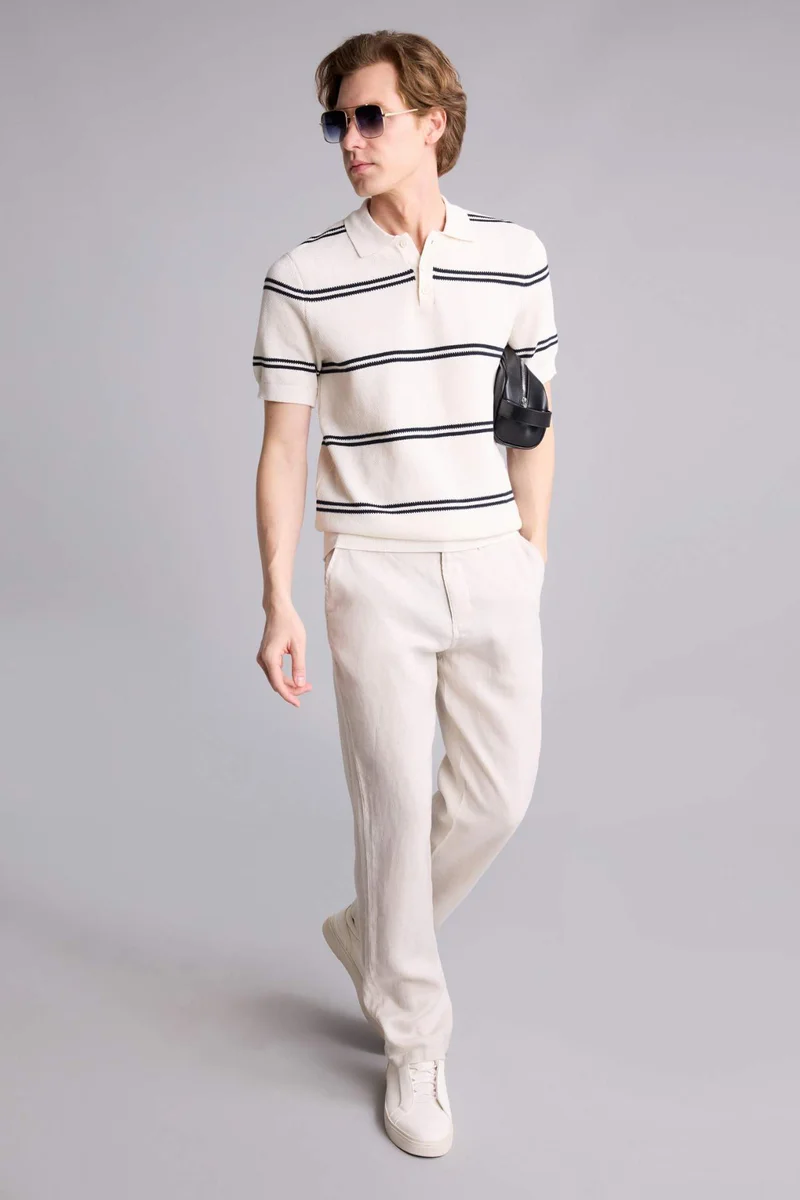 ديفاكتو Standard Fit Polo Collar Short Sleeve Polo T-Shirt