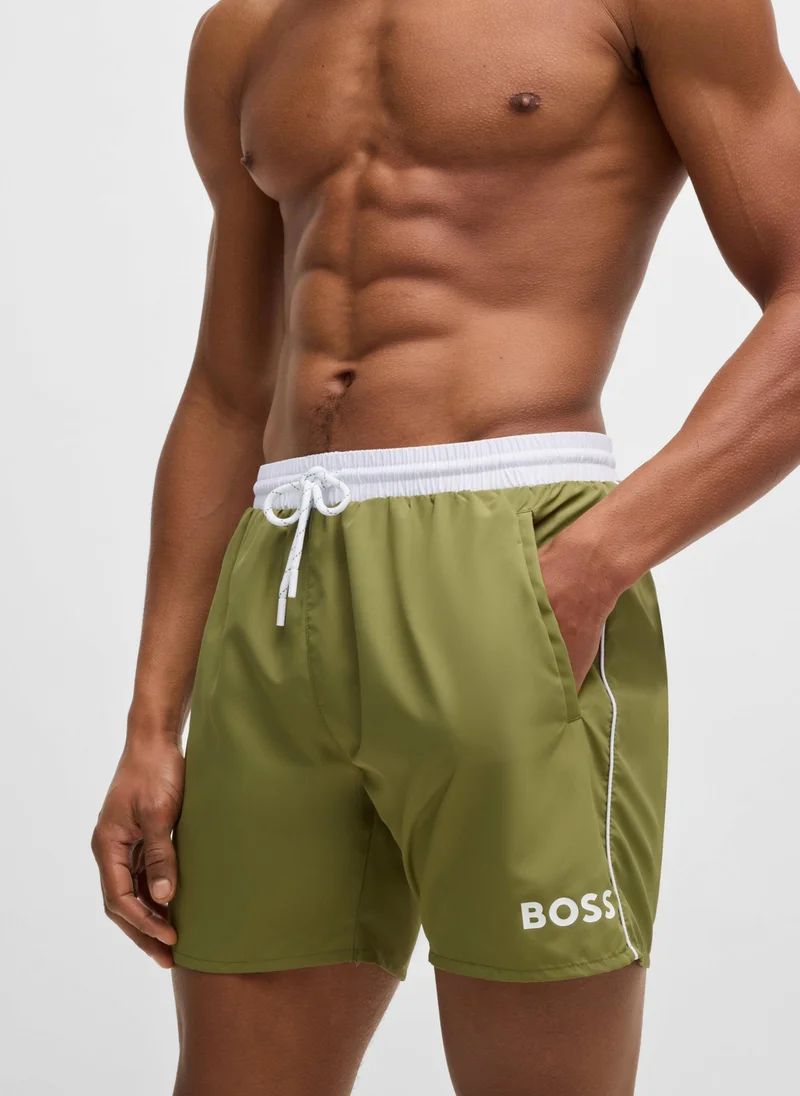 بوس Quick-drying swim shorts with contrast details