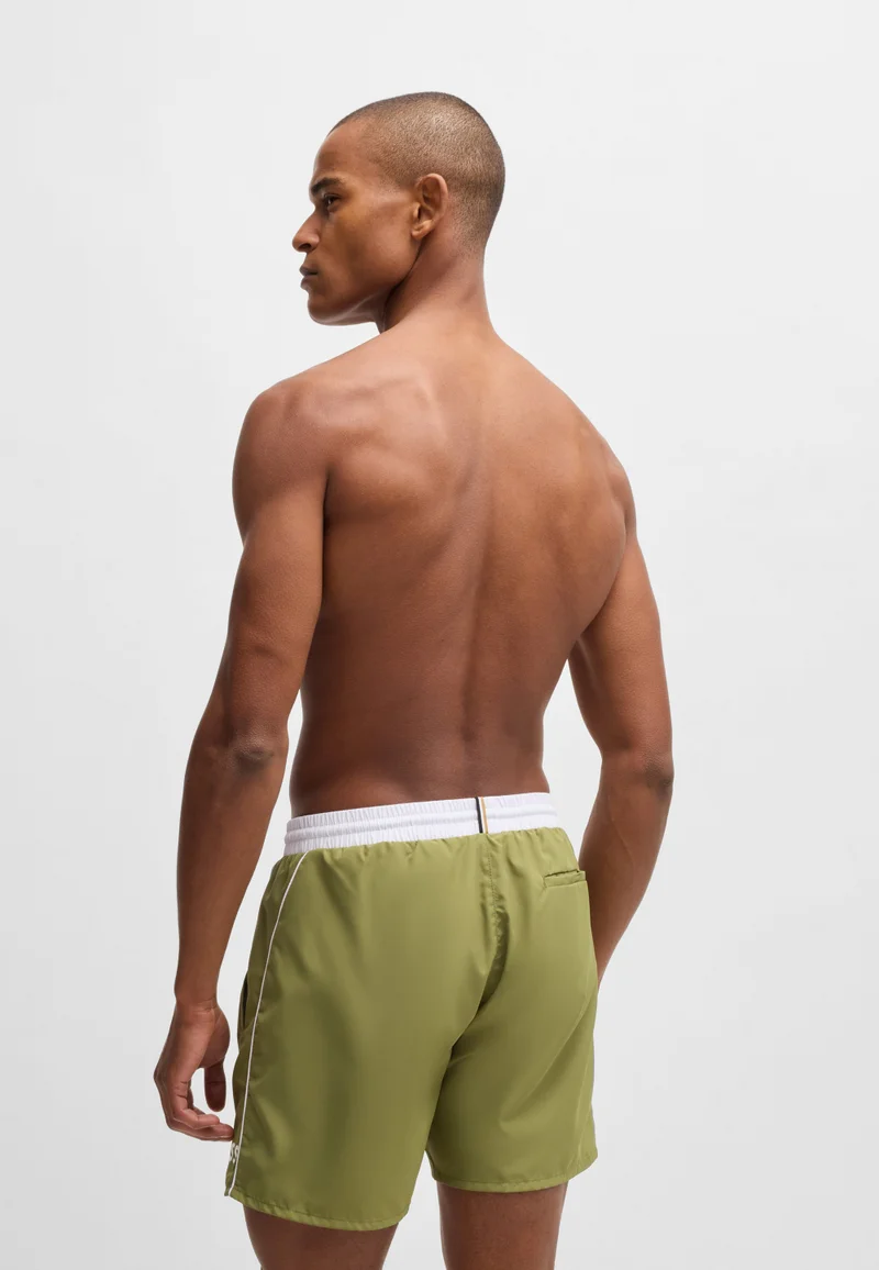 بوس Swim shorts with contrast logo and piping