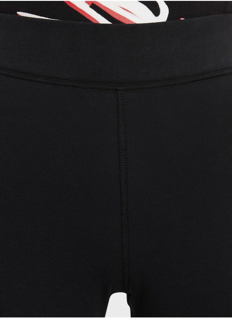 Nike - NSW Essential Futura Leggings - Image 1