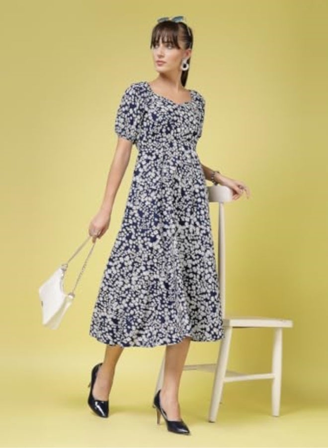 Oomph! فستان نسائي متوسط الطول بتصميم كريب وواسع من الأسفل من OOMPH! - Image 2