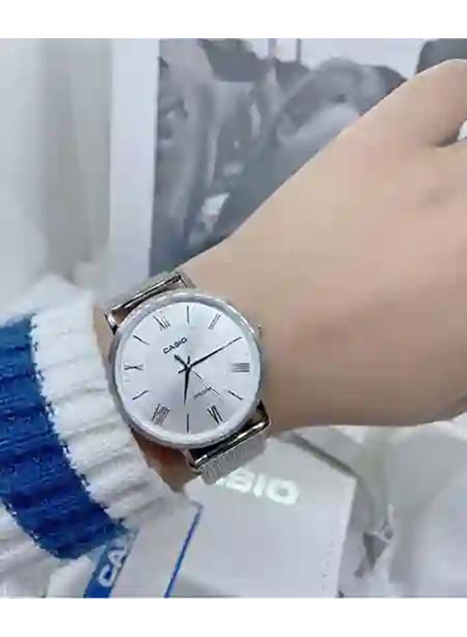 CASIO Analog Round Waterproof Wrist Watch With Stainless Steel MTP-B110M-7AVDF - Image 5