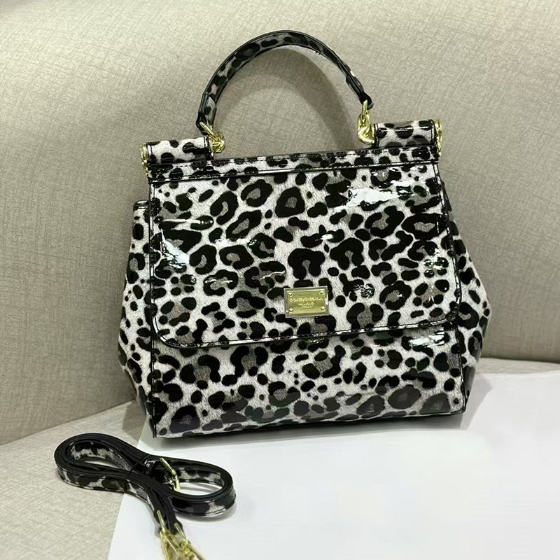 Hand-Held Crossbody Bag, Patent Leather, Fashionable And High-End First-Layer Cowhide Women'S Bag, Large Capacity, Versatile Shoulder Commuting Bag - Image 1