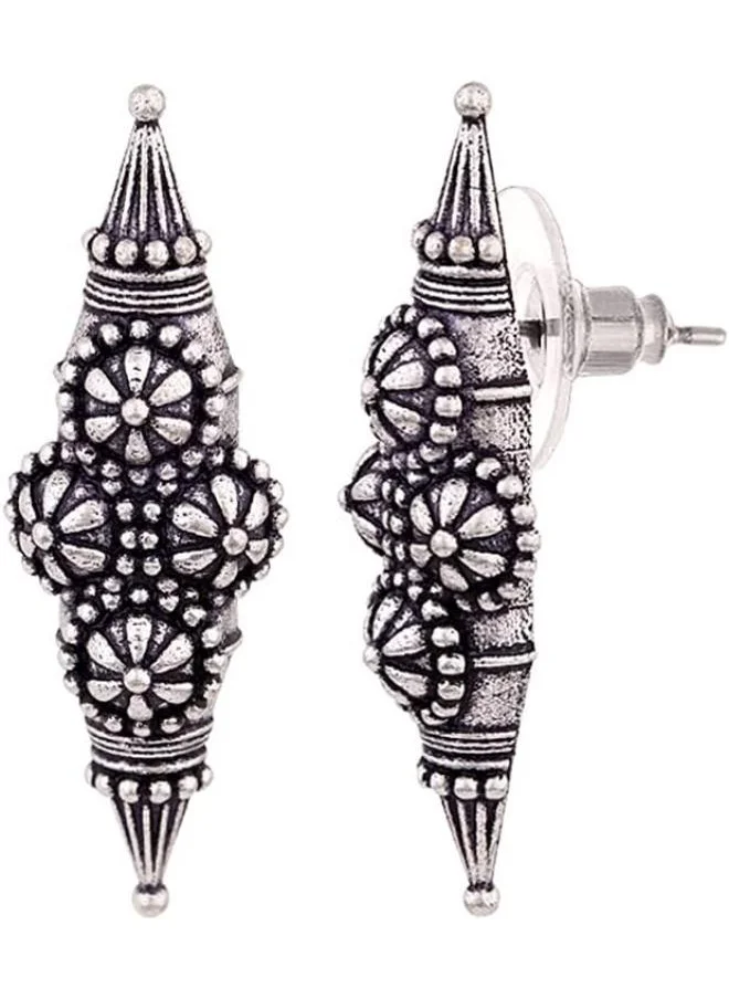 فويلا Nayantara Flower Motifs Embossed Stud Earrings