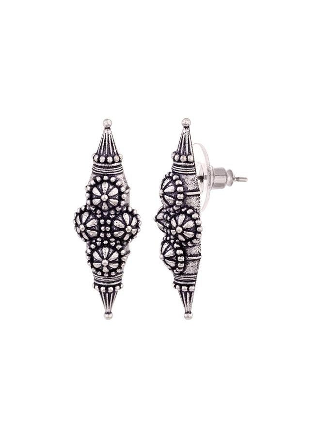 VOYLLA Nayantara Flower Motifs Embossed Stud Earrings  - Image 3