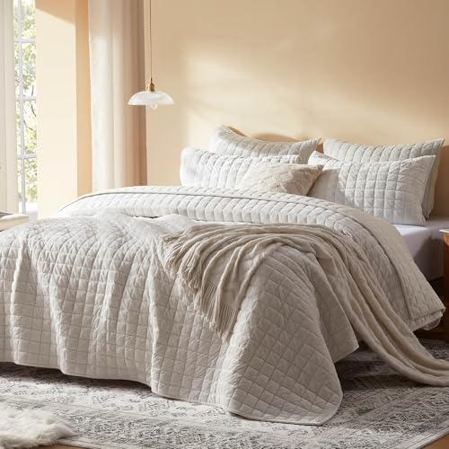 LEAONME Velvet Quilt Oversized California King-120''x120'', Lightweight White Velvet Comforter Set with 2 Pillow Shams, Oversized Bedspread Coverlet Quilted Bedding Set for All Season - Image 2