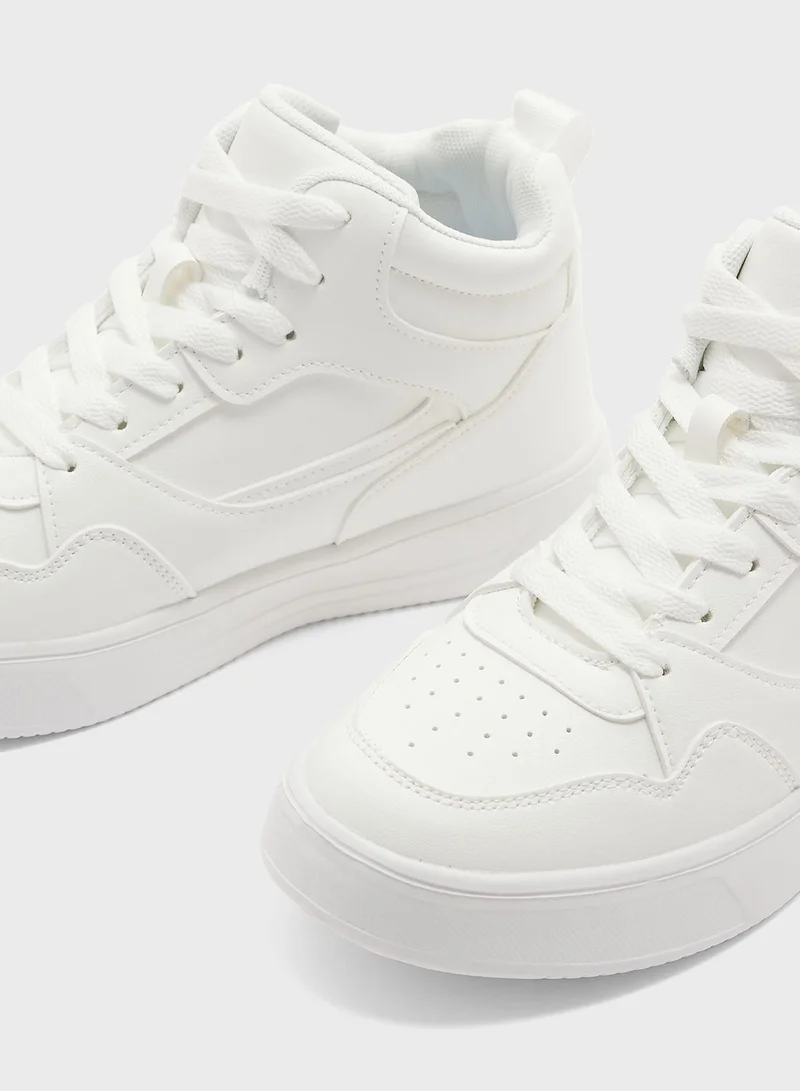 جينجر Hightop Sneakers