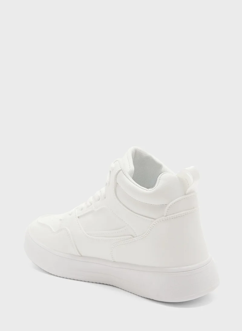جينجر Hightop Sneakers
